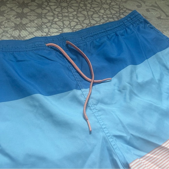 Vineyard vines swim trunks size XL - Picture 5 of 7